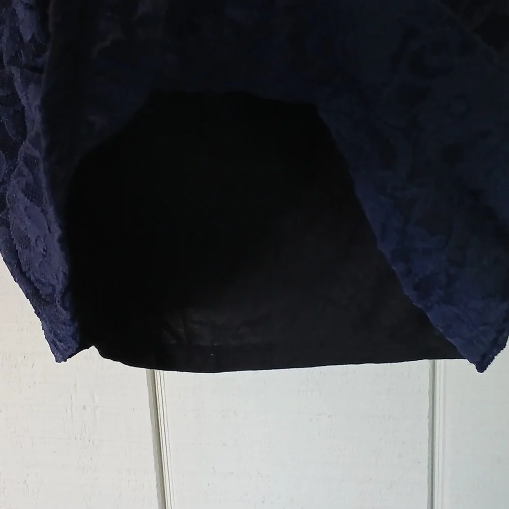 Torrid NWT Navy Blue Lace Boatneck Top Lace Long Sleeves Size 0 Large - Picture 7 of 11